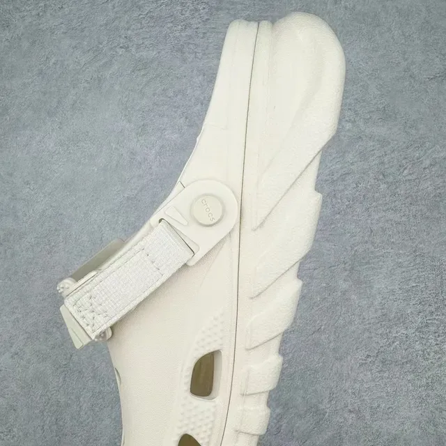 Crocs Echo Clog Off-White Mousse Moldée 4