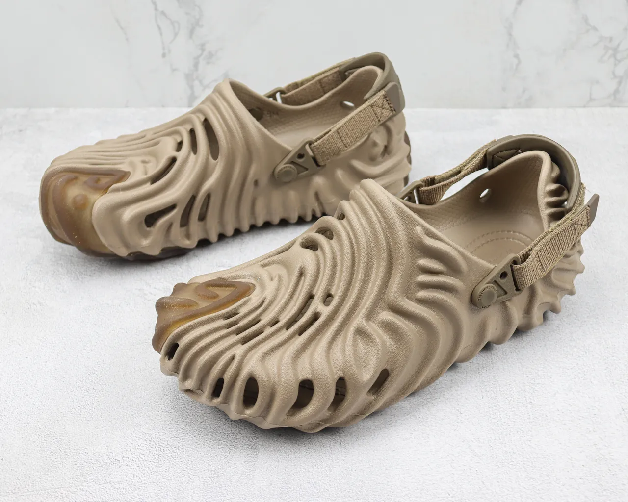 Crocs x Salehe Bembury Pollex Beige মোল্ডেড ফোমের ক্লগ 4