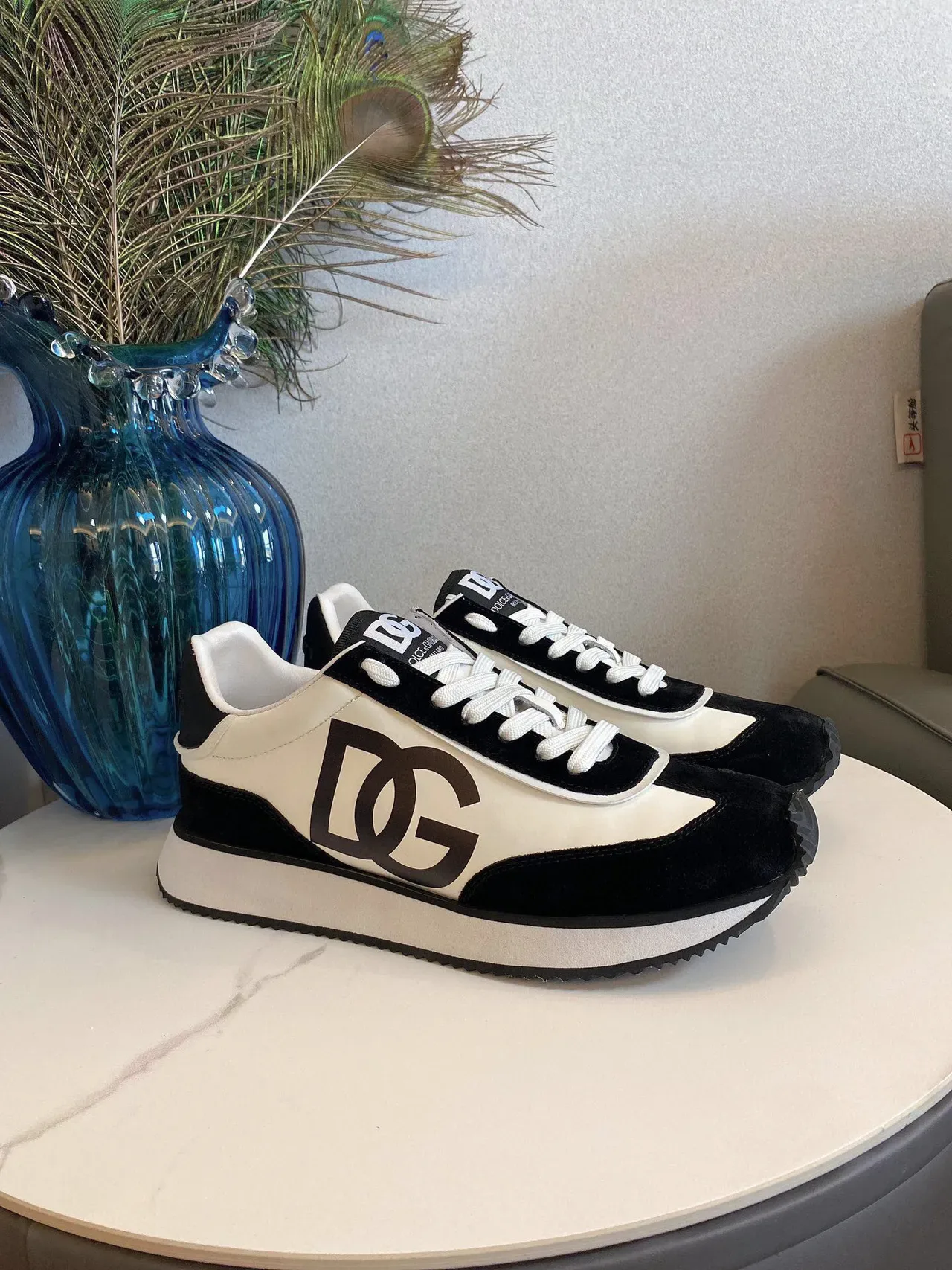 دي سي شوز أسود بيج Retro Runner Silhouette بانيلينج سيد و ليذر لايف ستايل سنيكر 2