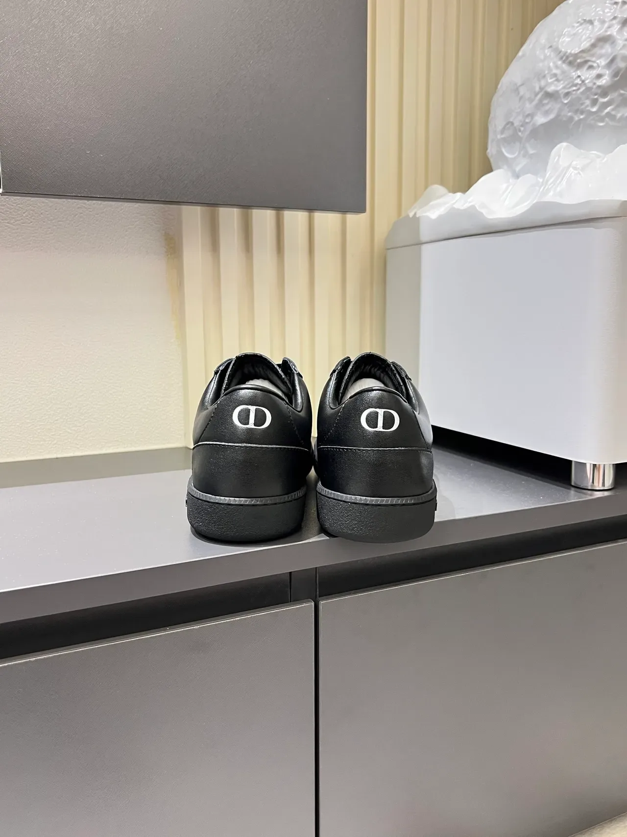 Dior B22 黑色皮革鞋面 拼接构造 生活方式运动鞋 2