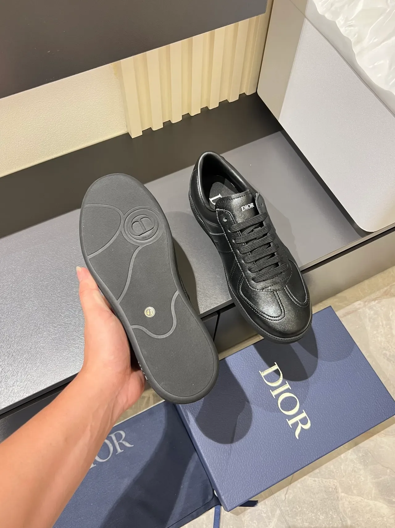 Dior B22 黑色皮革鞋面 拼接构造 生活方式运动鞋 3