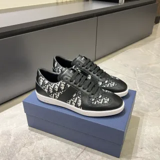 Dior B22 Monogram 黑白生活方式运动鞋
