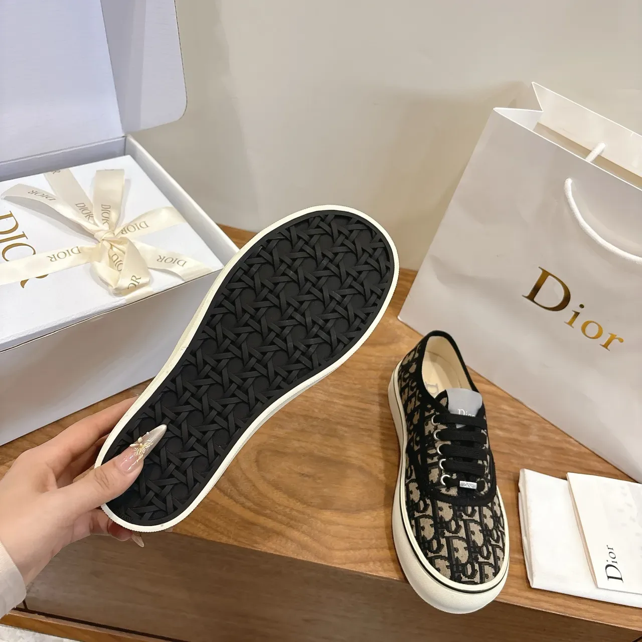Dior B23 কালো বেইজ ঢিলা মনোগ্রাম ক্যানভাস লো-টপ সিলহুট লাইফস্টাইল স্নিকার 3
