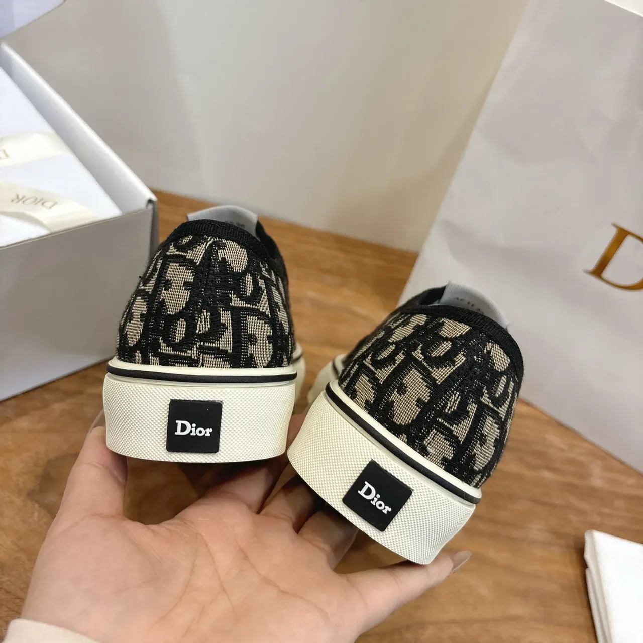 Dior B23 কালো বেইজ ঢিলা মনোগ্রাম ক্যানভাস লো-টপ সিলহুট লাইফস্টাইল স্নিকার 4