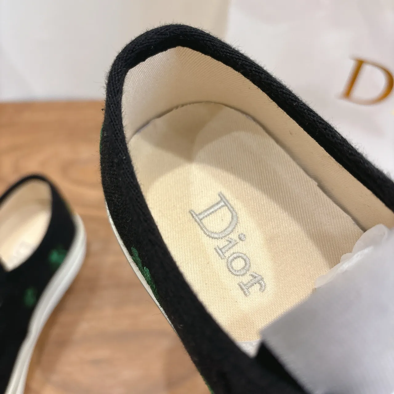 Dior B23 Preto Verde Superior de Lona Bordados Motivos de Trébol de Quatro Folhas Tênis de Estilo de Vida 4