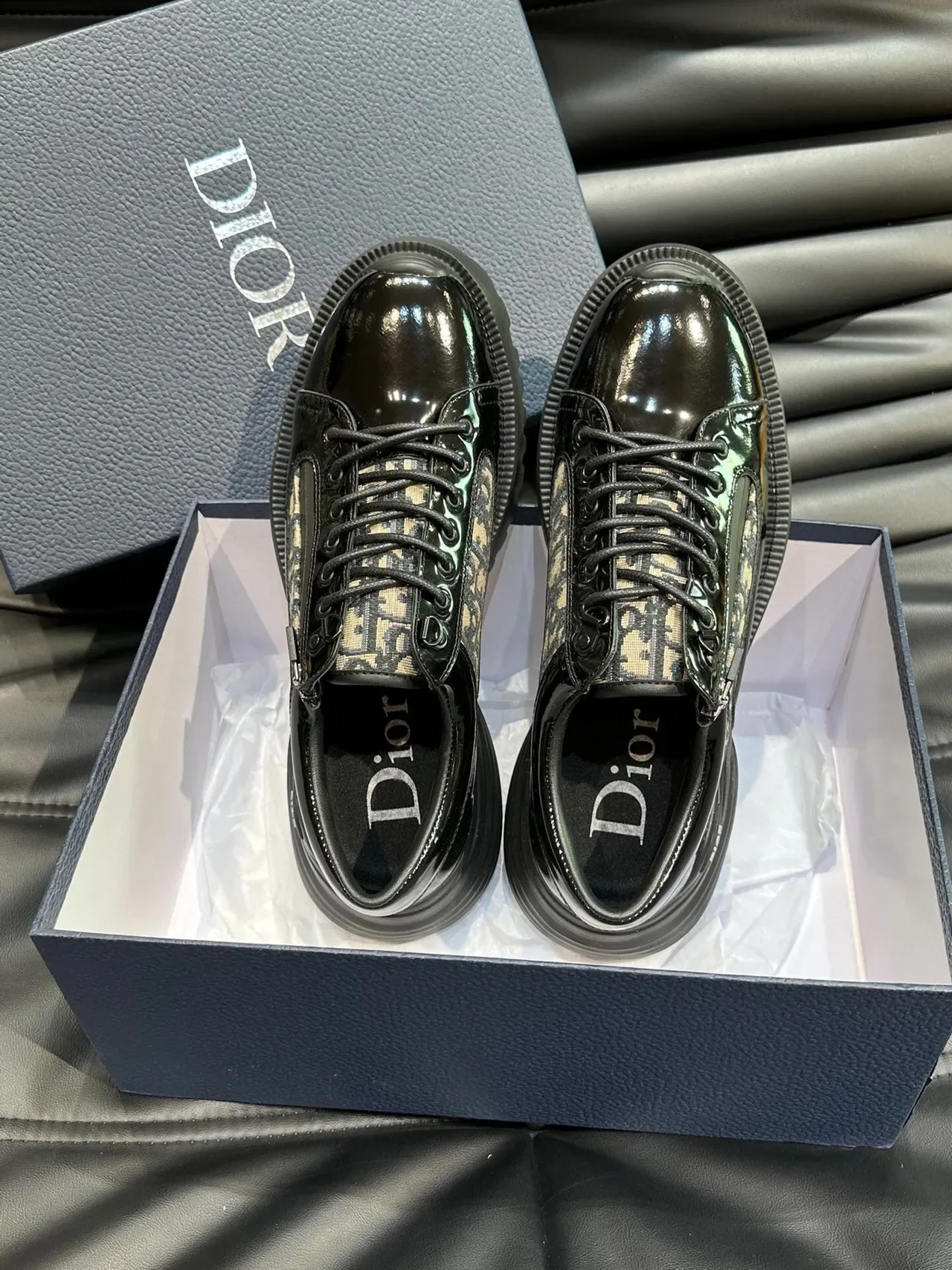 Dior B27 أسود جلد لامع مونوغرام مائل أحذية رياضية أسلوب حياة 4