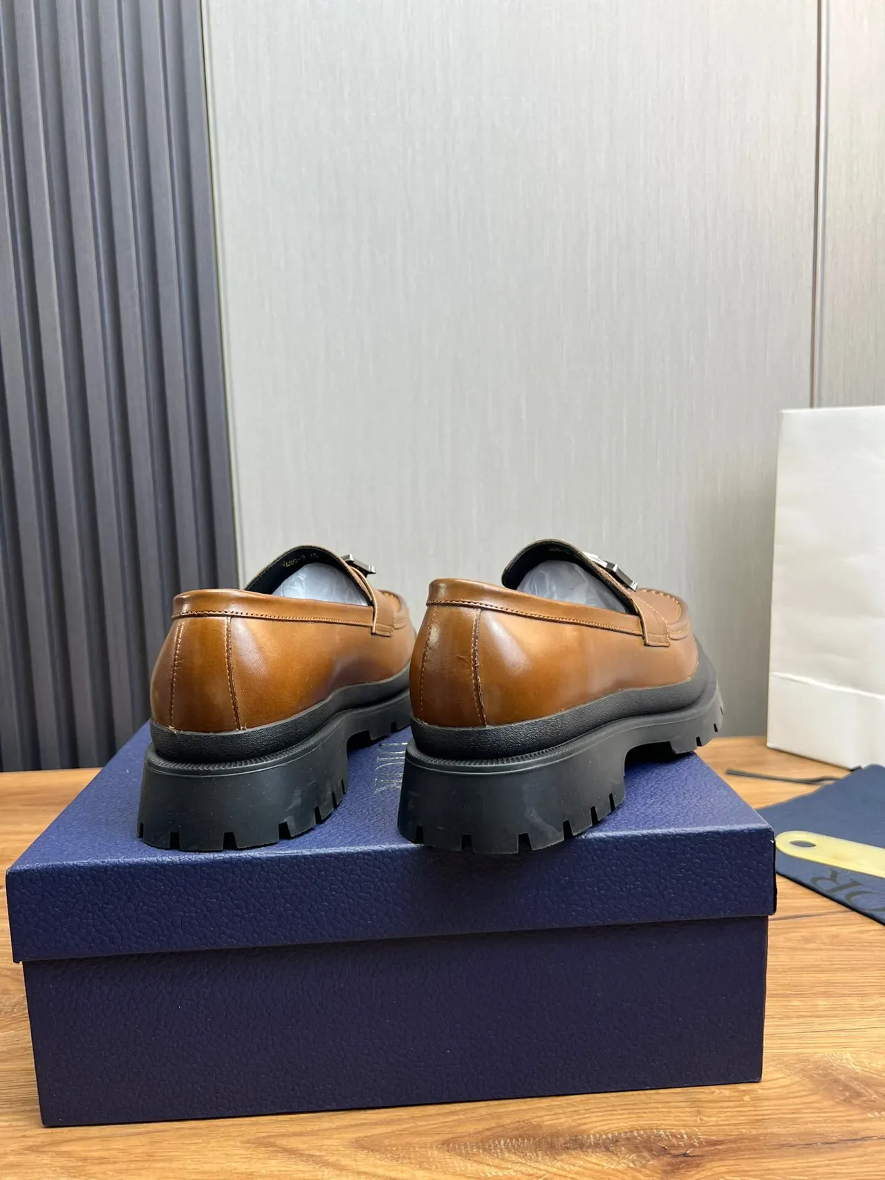 Dior B27 Mocassim Couro Tan Fivela de Metal Solado Chunky 5