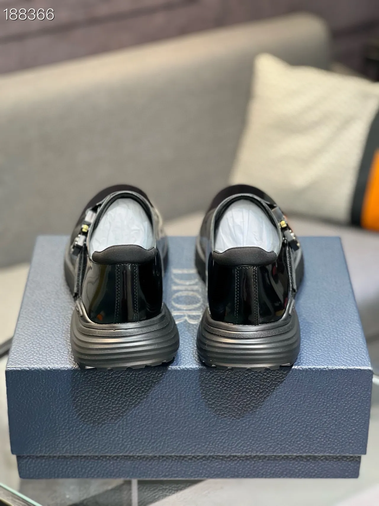 Dior B27 Cuero de patente correa con hebilla mocasines 2