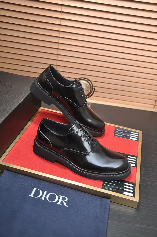 Dior أحذية أكسفورد سوداء كاب تو 4