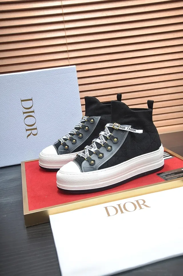 Dior Tênis Lifestyle Preto e Cinza de Cano Alto Ajuste de Meia Tricotado com Detalhe de Alça com Marca 4