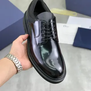 Dior काले हाई ग्लॉस पेटेंट लेदर कैप टू ऑक्सफोर्ड जूते