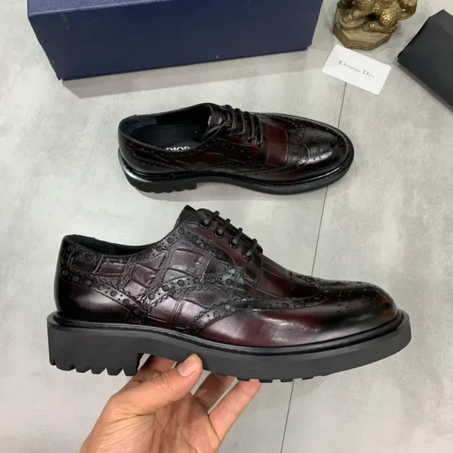 Dior बर्गंडी काला विंगटिप कैप-टो ब्रॉग जूते 4