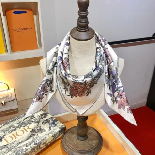 Dior Écharpe de soie à imprimé floral et botanique