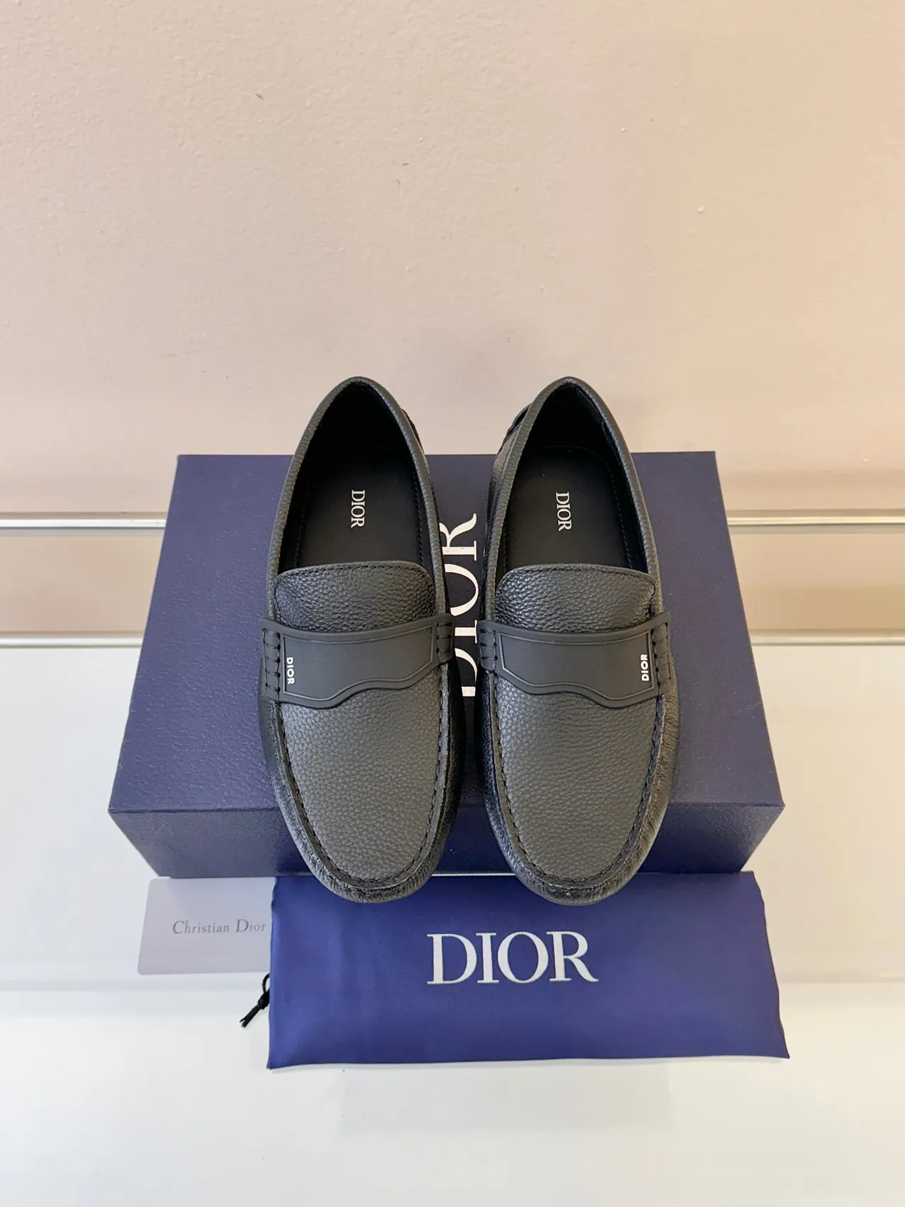 Dior লুফার কালো দানাদার চামড়া স্ট্র্যাপ লুফার 6