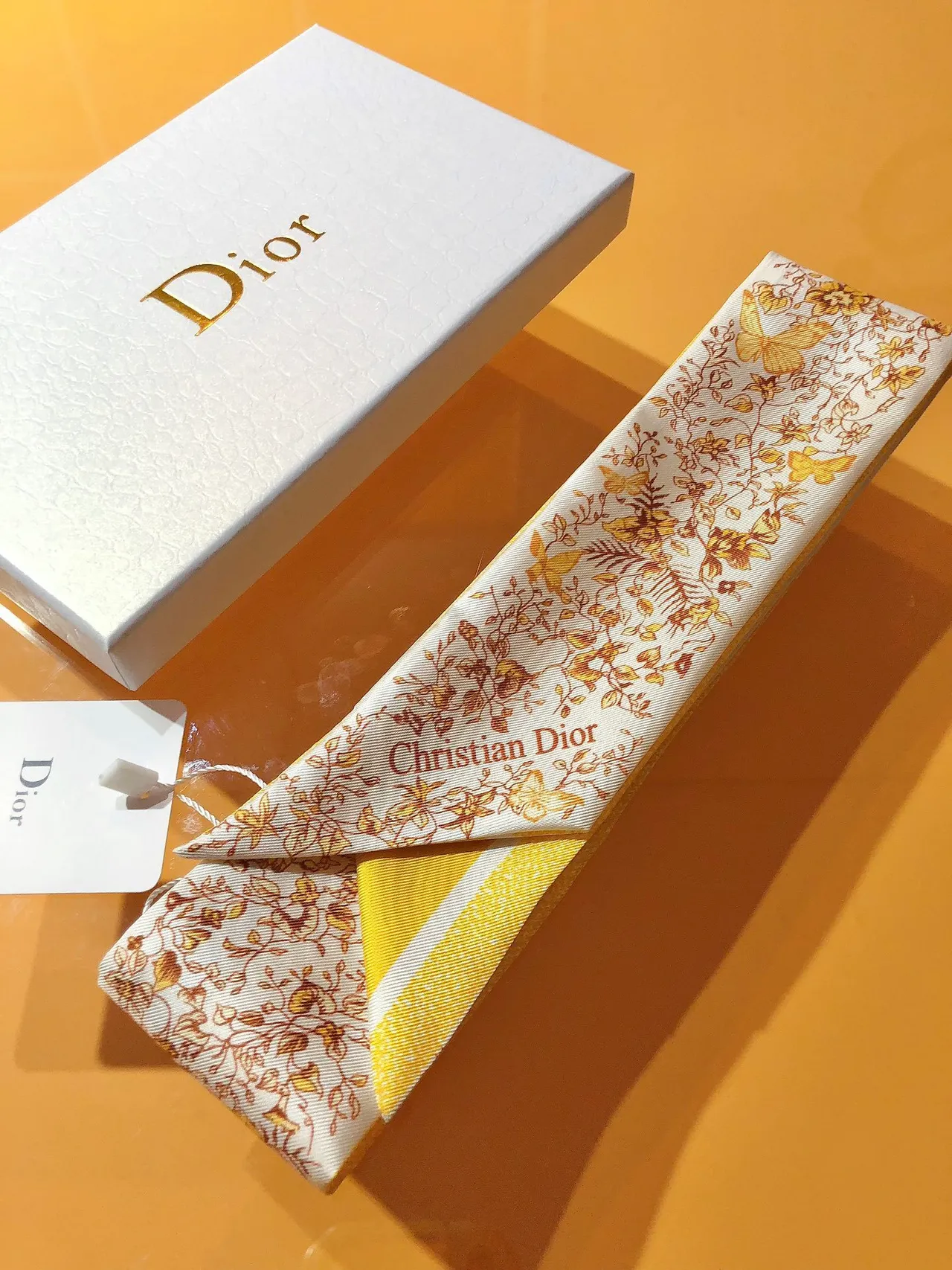 Dior Mitzah Pañuelo de Seda Blanco Dorado Twill con Estampado de Mariposa 5