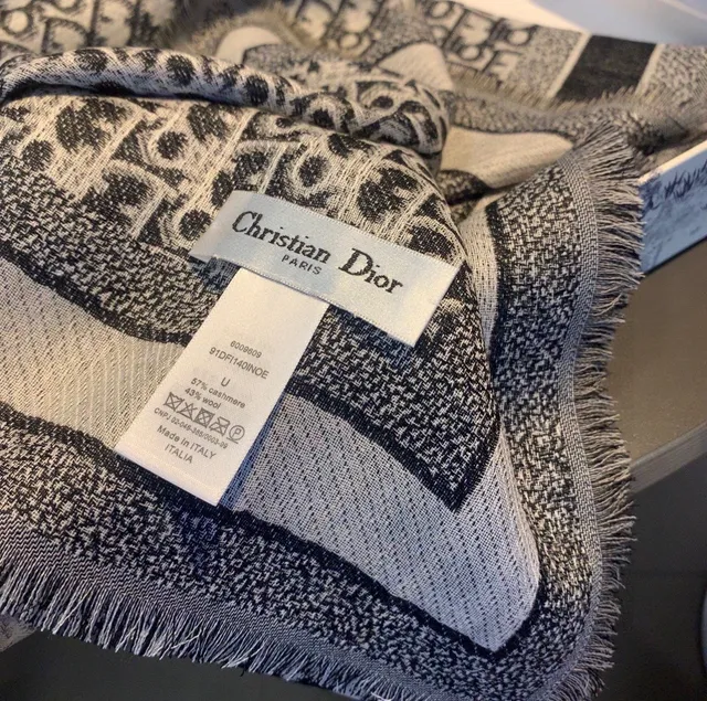 Dior Oblique Monogram Bufanda de cachemira crema y negro 5