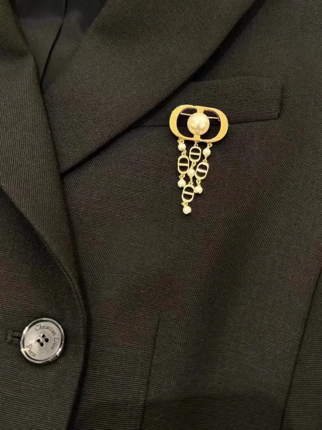 Broche Dior Oblique Pérola Dourado Branco Oval Fecho Moldura Pingente Franjas 6