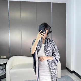 Dior Oblique दोहराने योग्य स्कार्फ नेवी और बेज रेशम स्कार्फ