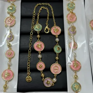 迪奥粉色金色链条珐琅圆盘吊坠项链