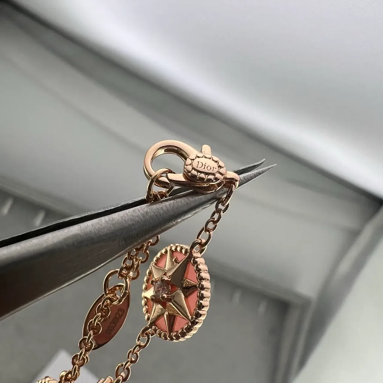 Pulseira Dior Rose des Vents Corrente Motivos Ouro Rosa Bússola Estrela 2