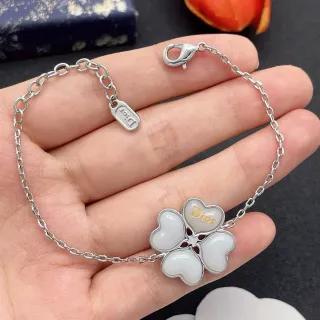 Dior سوار سلاسل الربط بزهرة مينا بلون فضي أبيض