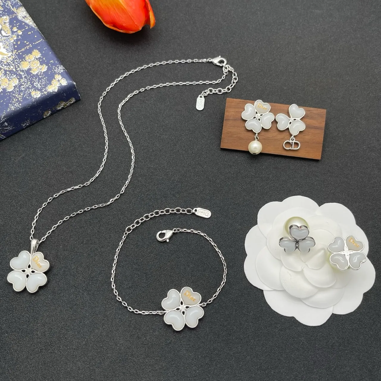 Dior Silver White Chain Link Enamel Flower Bracelet 2
