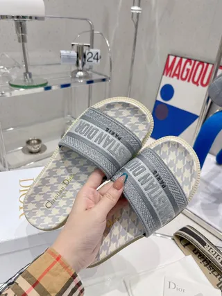 Dior Slide Gray Beige Houndstooth-Print Upper Embroidered Logo Strap Slippers 7