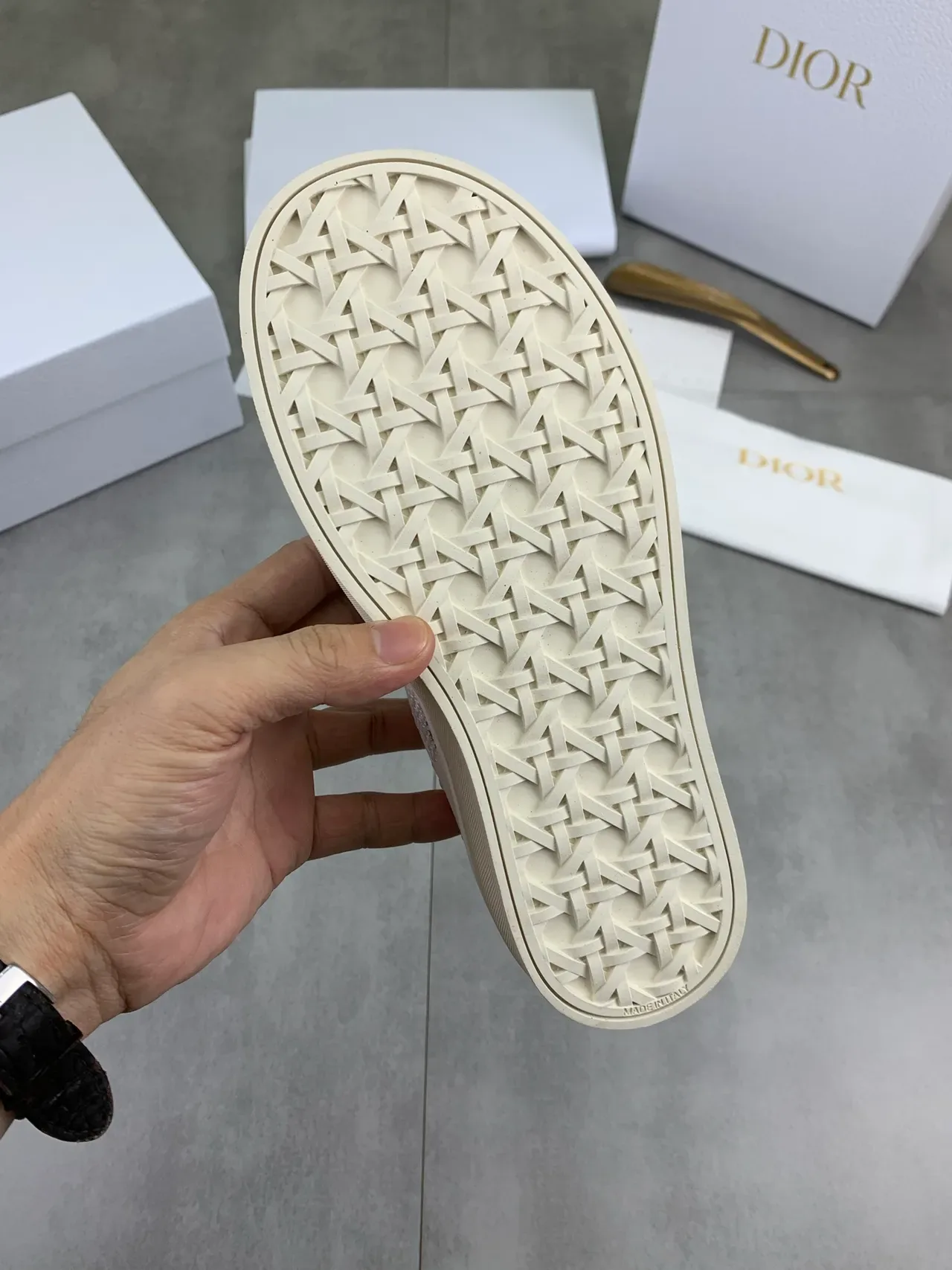 Dior 米白色 蜜蜂刺绣 花卉串珠 生活方式运动鞋 3