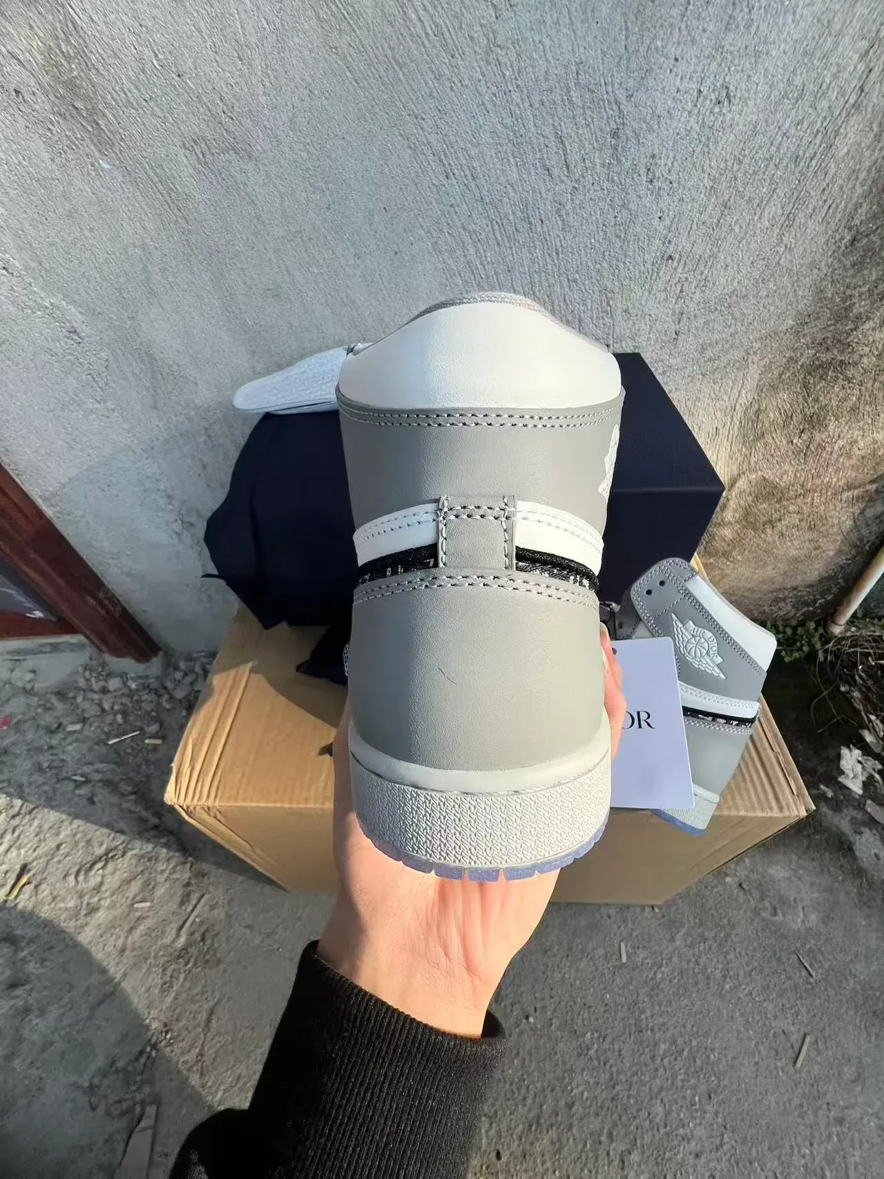 Dior x Air Jordan 1 Blanc Gris Motif Oblíquo Sneakers Lifestyle 8