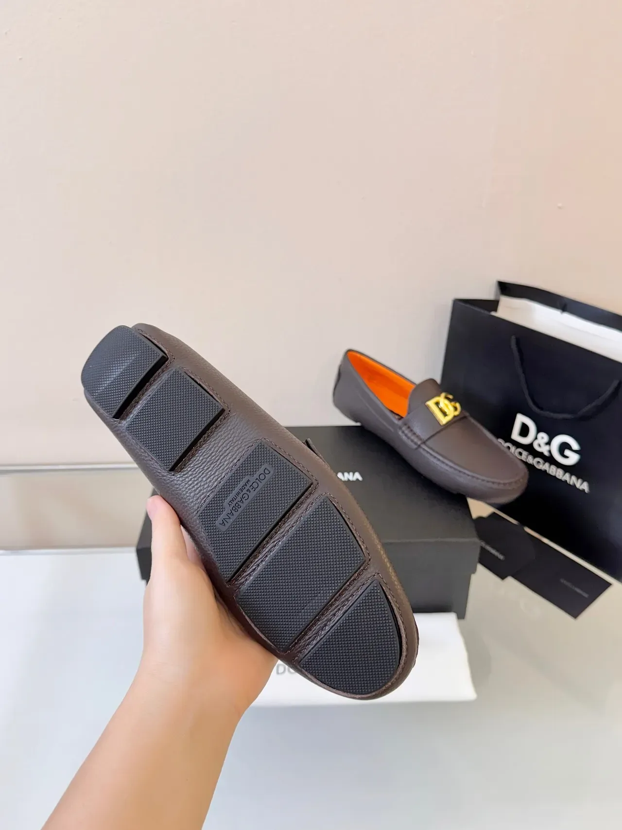 Dolce & Gabbana Portofino Marrón Naranja Cuero Granulado Dorada DG Logo Hebilla Mocasín 5