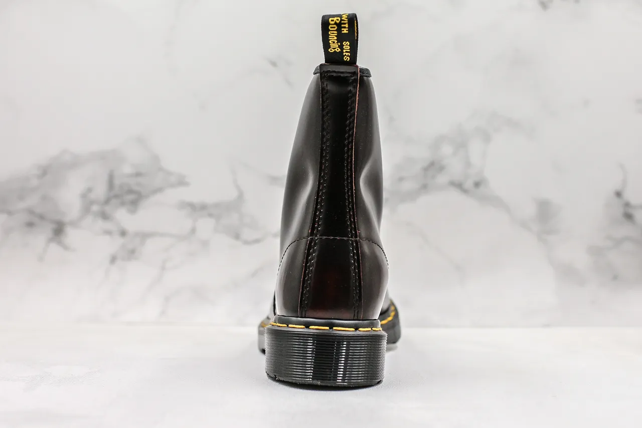 Dr. Martens 1460 পলিশড ব্ল্যাক লেদার হলুদ সেলাই মার্টিন বুট 10