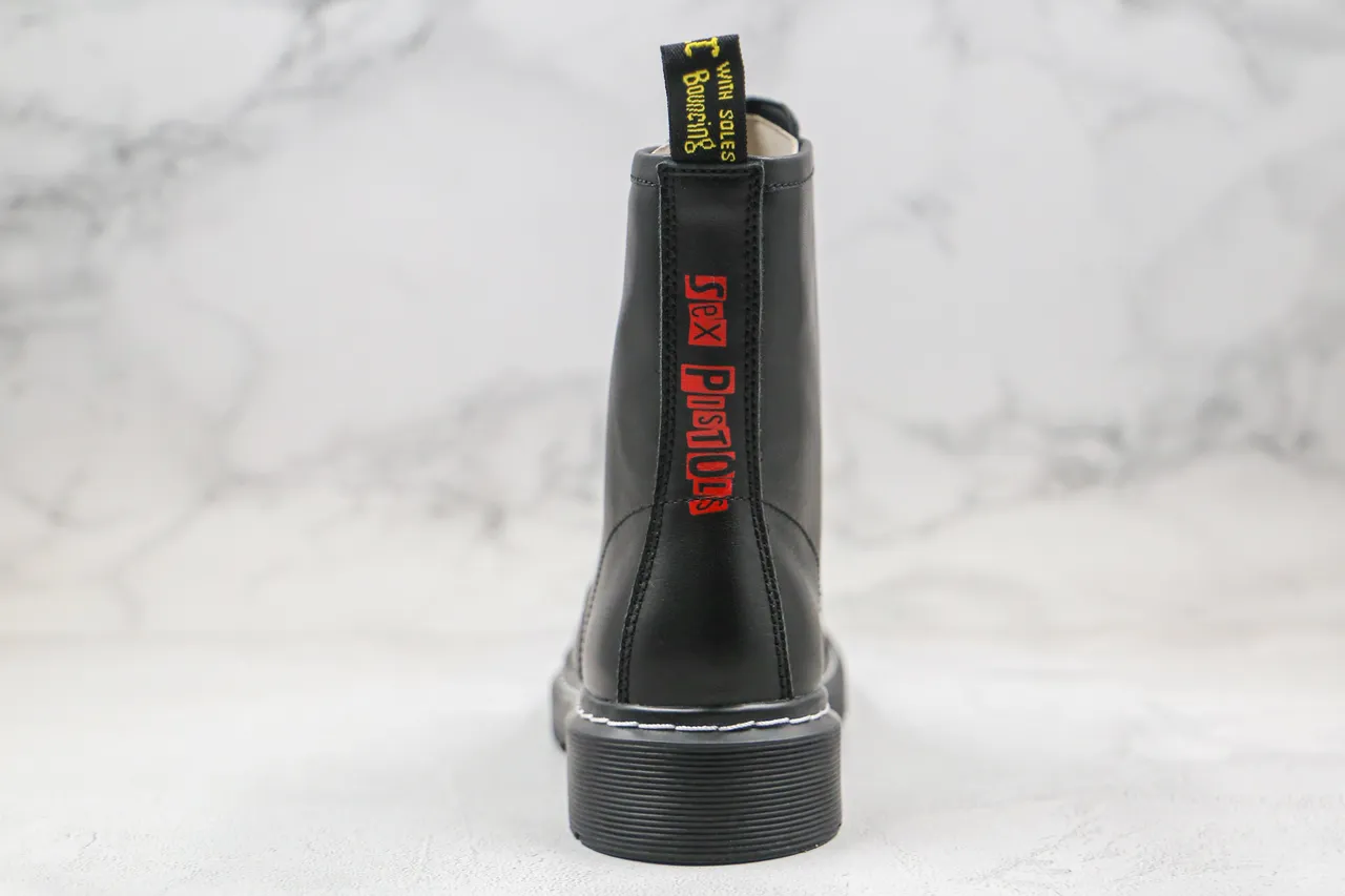 Dr. Martens কালো ও সাদা মসৃণ চামড়ার উপরিভাগে বিপরীত সেলাই মার্টিন জুতা 3