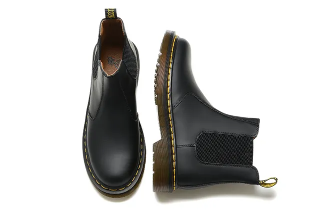 Dr. Martens Bottine Chelsea Noir Jaune Cuir Lisse Goussets Élastiques Côtier Bottes Chelsea 2