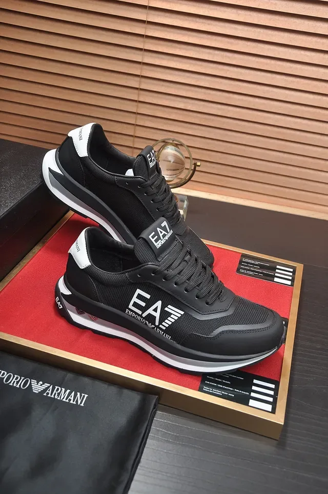 Emporio Armani EA7 কালো এবং সাদা লোগো লাইফস্টাইল স্নিকার্স 6