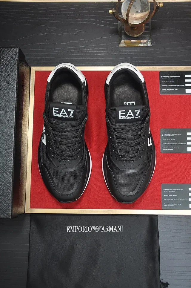 Emporio Armani EA7 কালো এবং সাদা লোগো লাইফস্টাইল স্নিকার্স 9