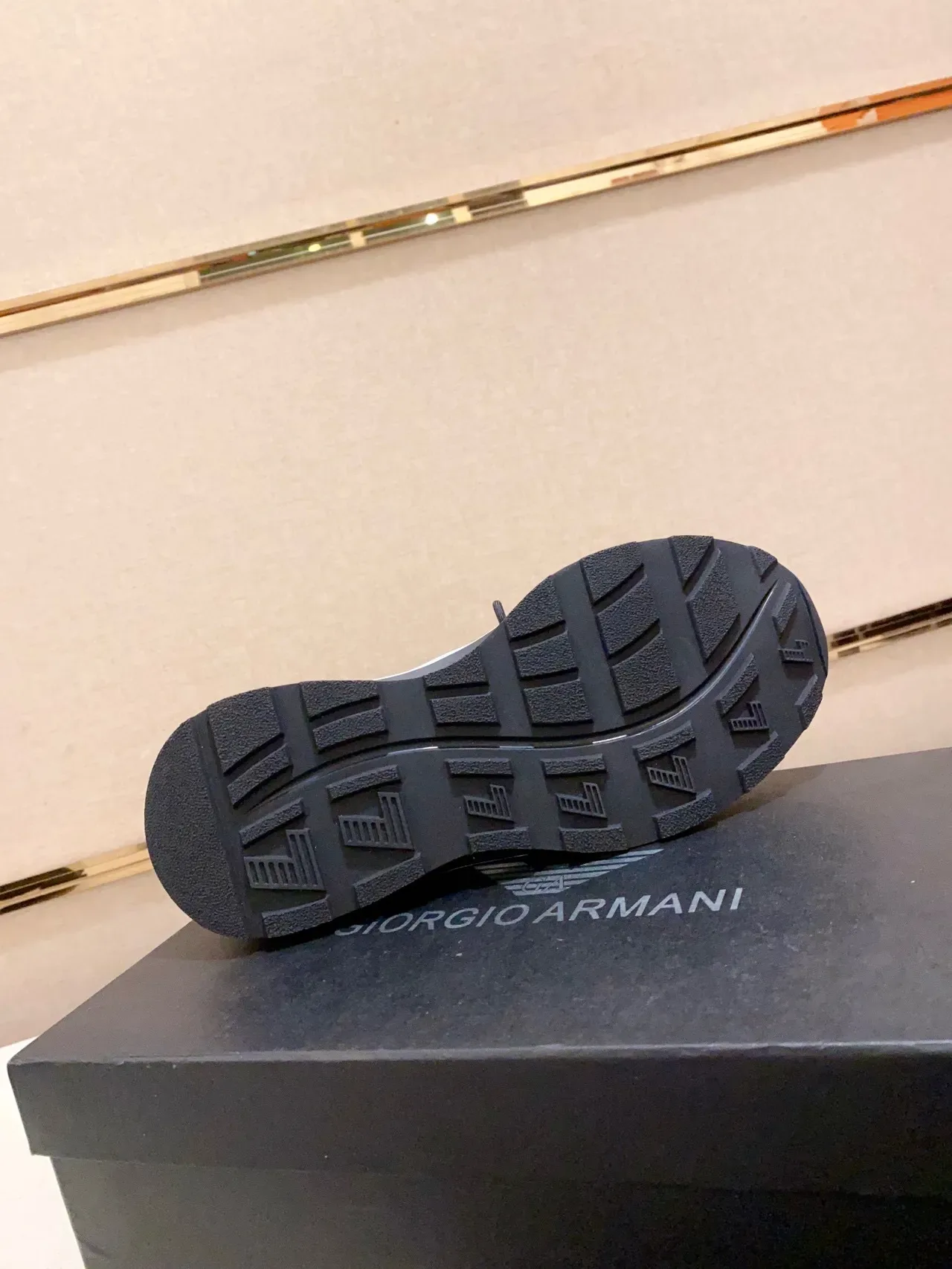 Emporio Armani EA7 Sneakers Lifestyle Noires en Maille et Synthétique avec Logo Accentué 2