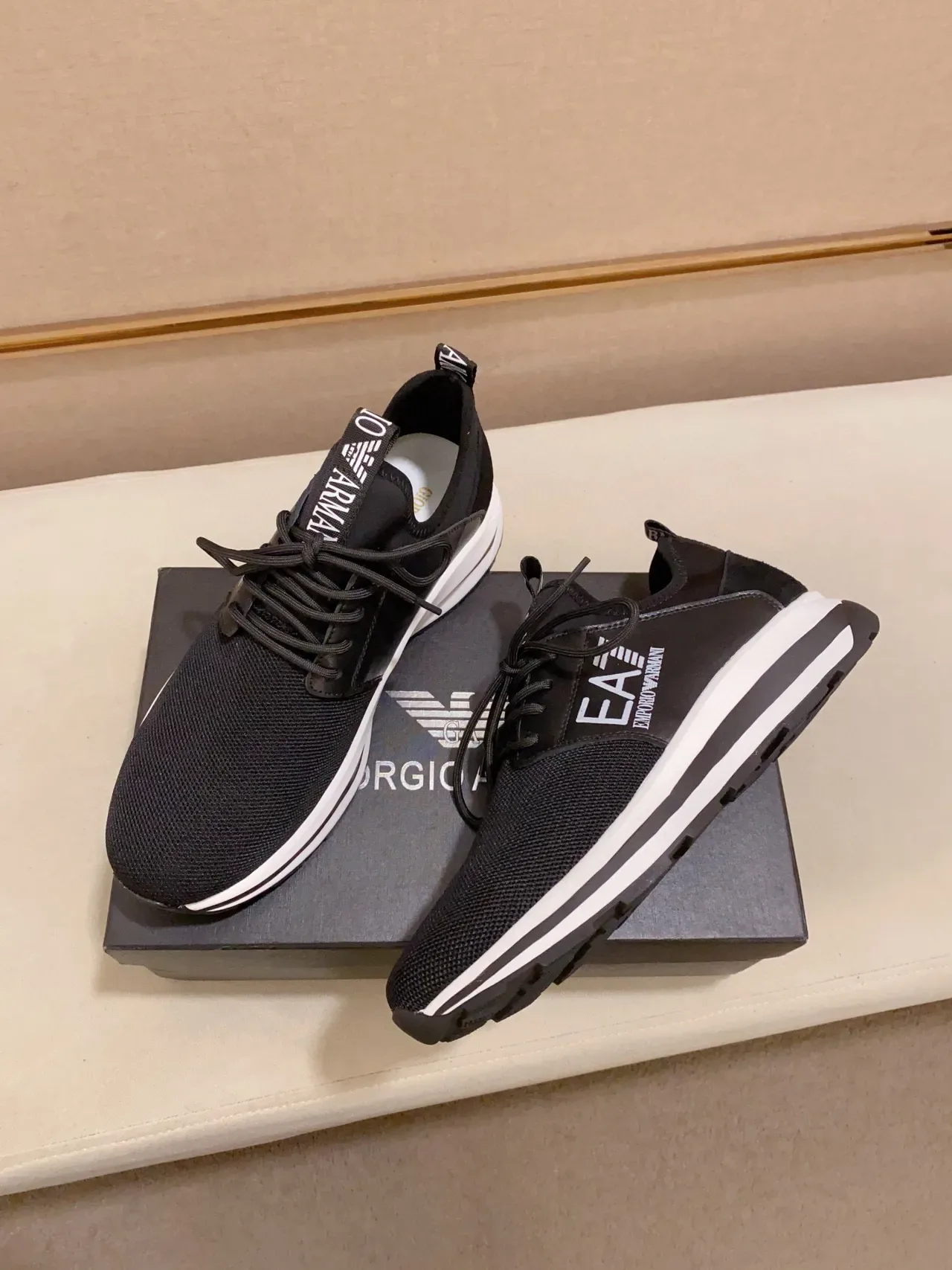 Emporio Armani EA7 Sneakers Lifestyle Noires en Maille et Synthétique avec Logo Accentué 6