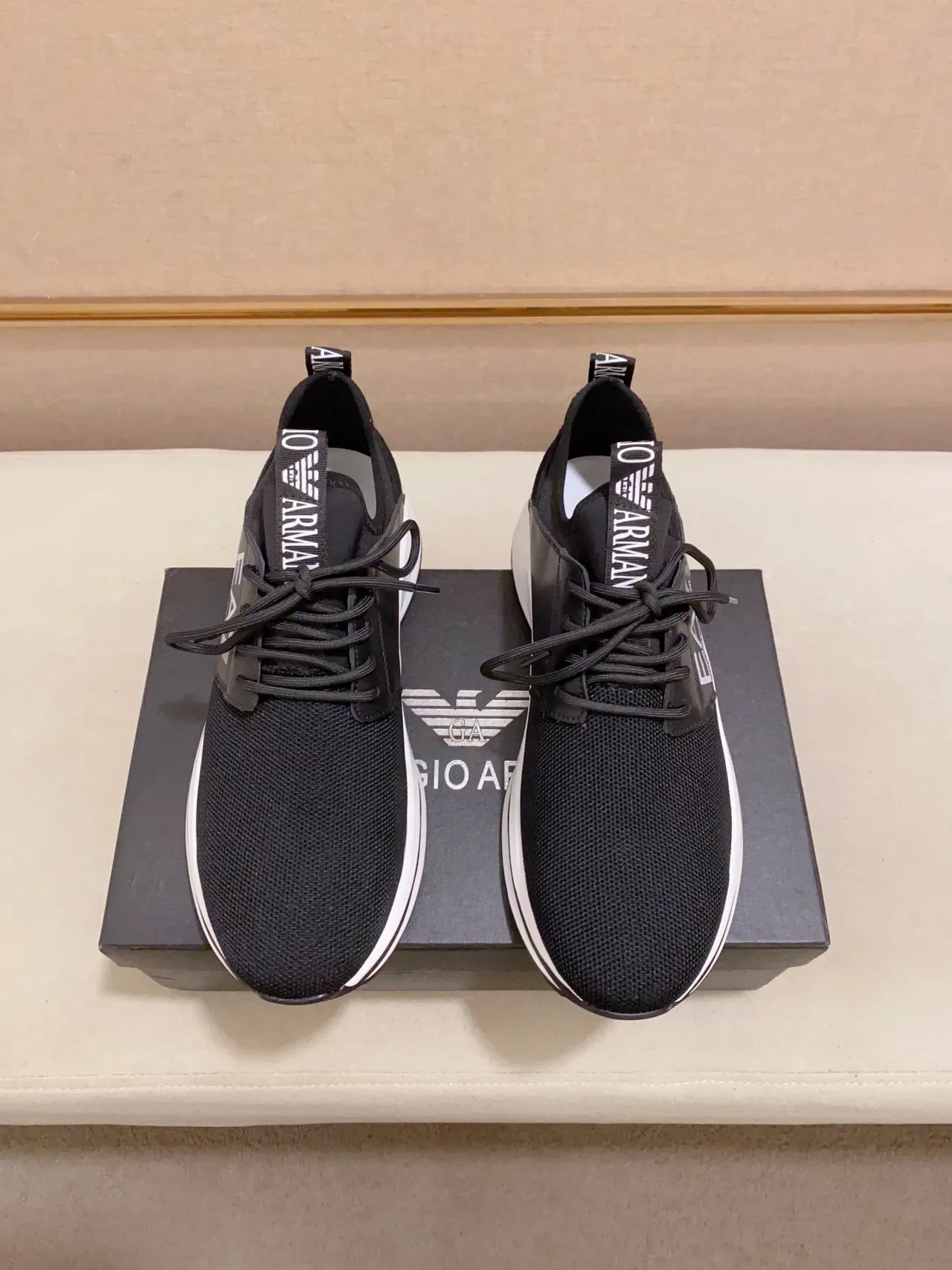 Emporio Armani EA7 Sneakers Lifestyle Noires en Maille et Synthétique avec Logo Accentué 7