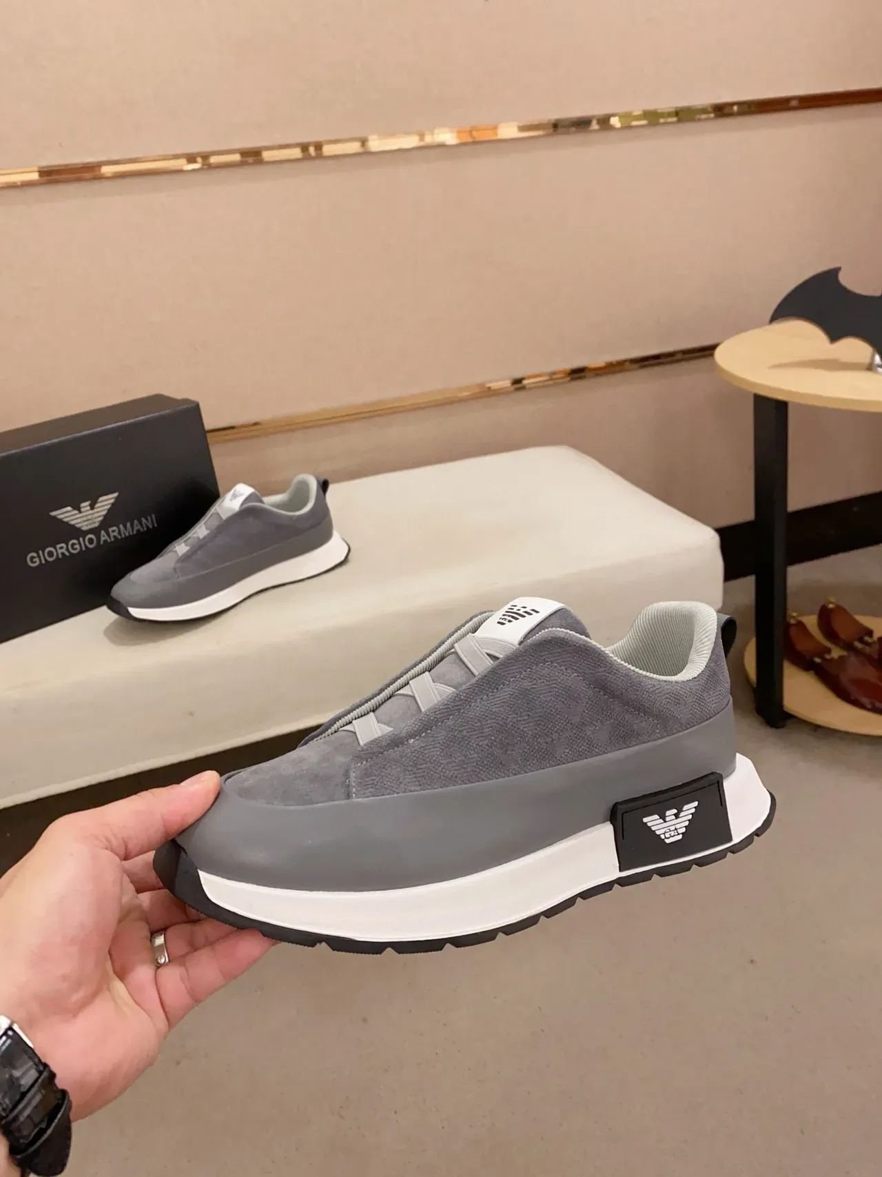 Emporio Armani رمادي أبيض بدون أحزمة قاعدة متعددة الطبقات أحذية أسلوب حياة 3