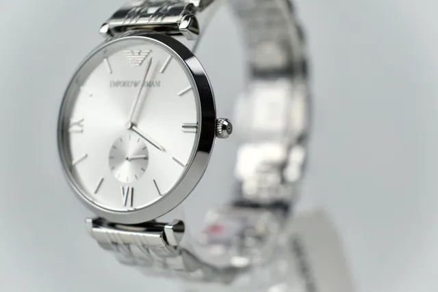 Emporio Armani রূপালী সাদা স্টেইনলেস স্টিল সানবার্স্ট ডায়াল কোয়ার্টজ ঘড়ি 7