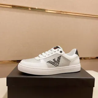 Emporio Armani Sneakers Lifestyle Blancas y Negras Low-Top con Upper de Material Mixta