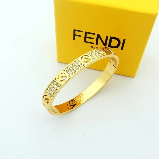 फेंडी F Is Fendi गोल्ड टोन पावे क्रिस्टल डबल-एफ लोगो कफ ब्रेसलेट 7