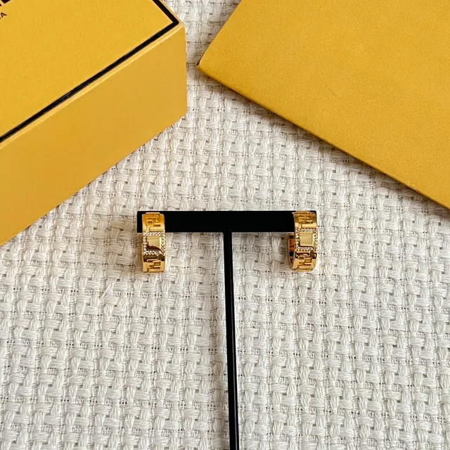 Fendi FF Logo Hoop Gold نمط شفاف أقراط 4