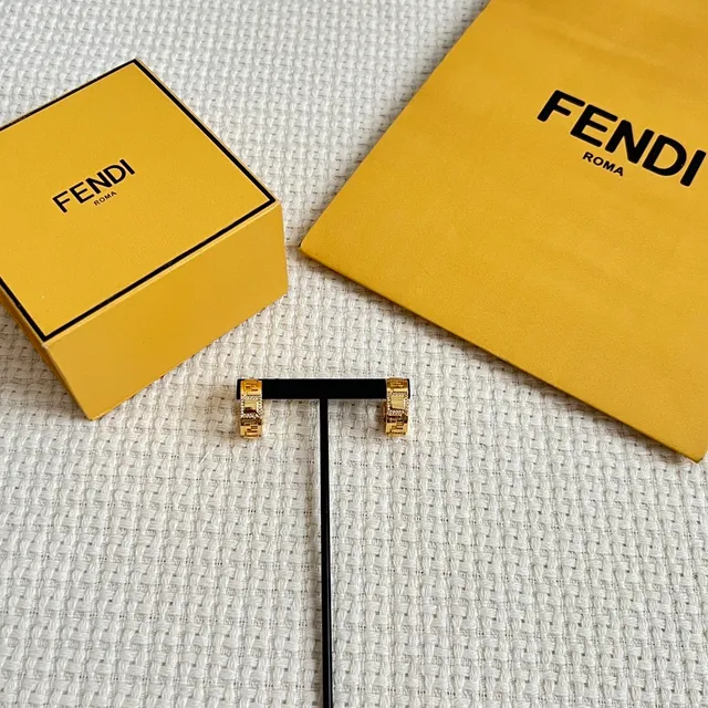 Fendi FF Logo Hoop Gold نمط شفاف أقراط 6