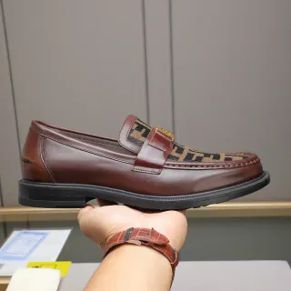 Fendi FF Logo Loafer 棕黑皮革印花织物包头 Loafer