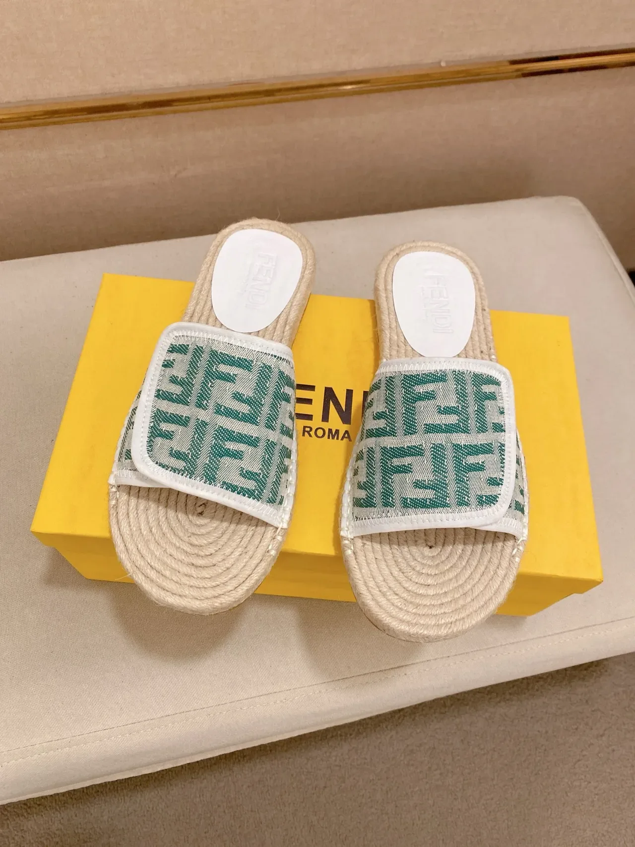 Fendi FF Sandale Slide Beige Multicolor Semelle de Raffia Monogrammed 5