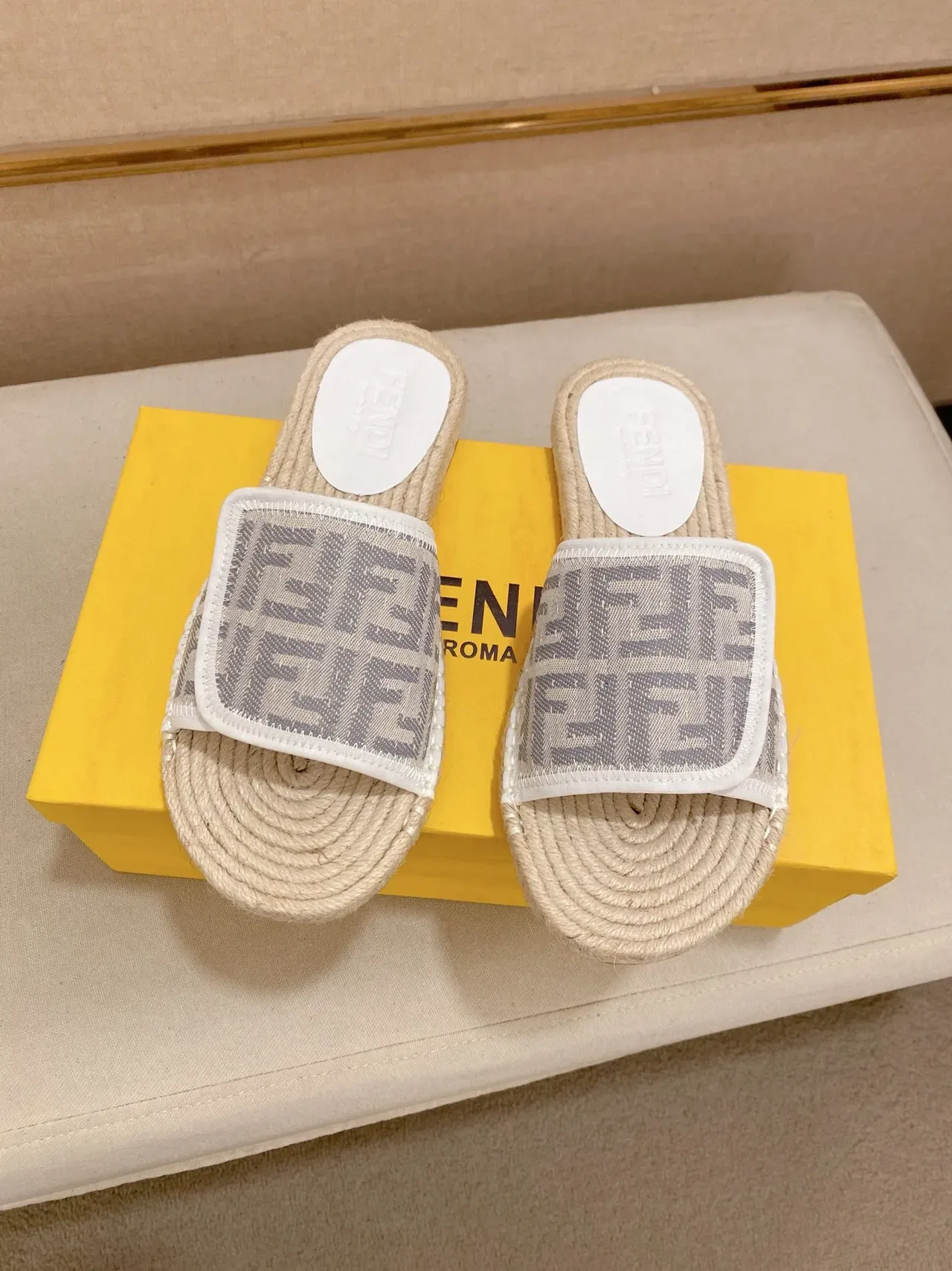 Fendi FF Sandale Slide Beige Multicolor Semelle de Raffia Monogrammed 6