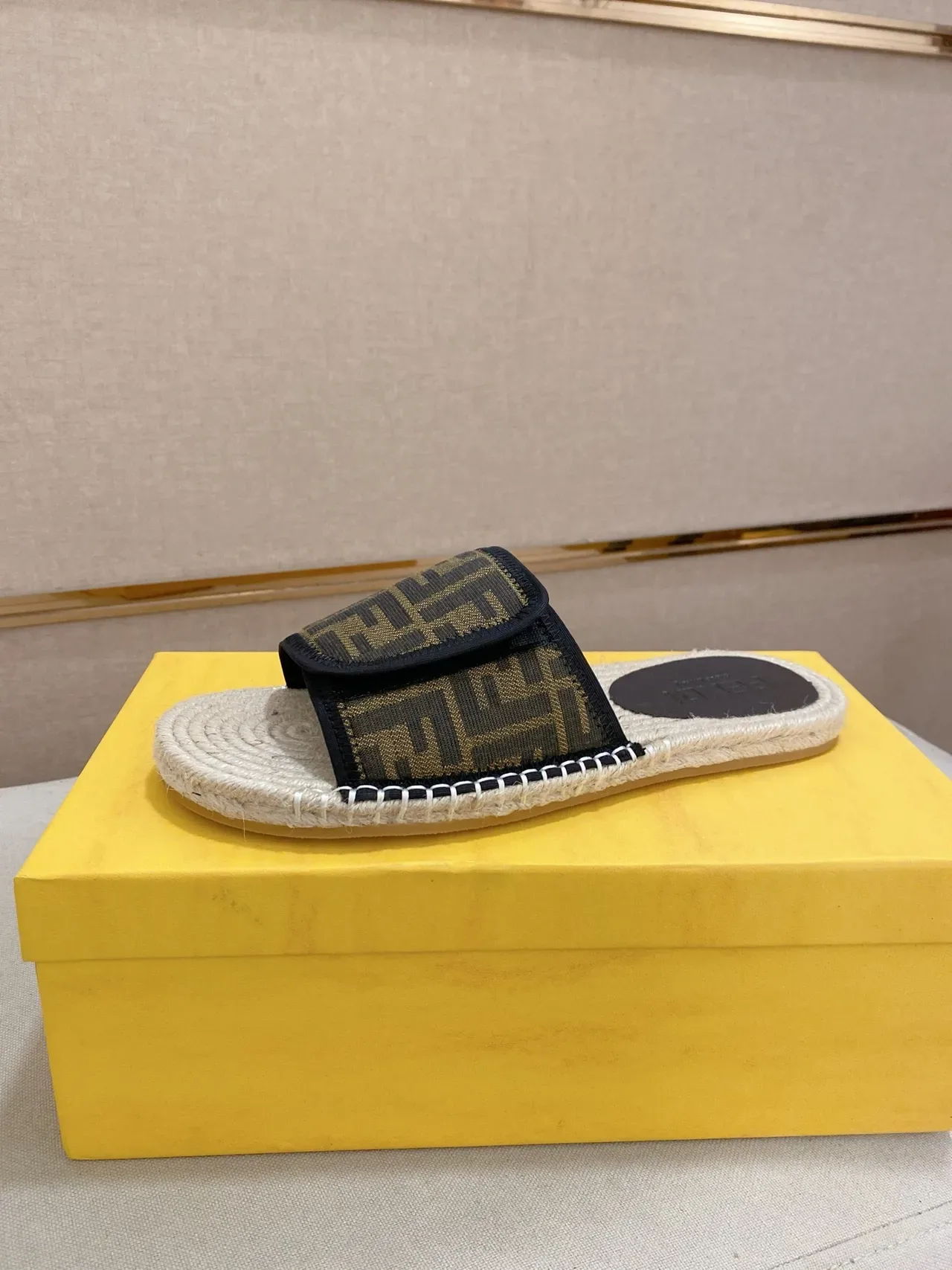 Fendi FF Sandale Slide Beige Multicolor Semelle de Raffia Monogrammed 17