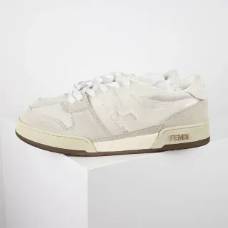 Fendi First 米棕色 分层麂皮和纺织鞋面 同色调 FF 图案叠加生活方式运动鞋