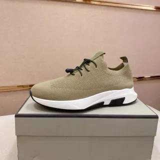 Zapatillas con upper de calcetín en tejido, ajuste sock-fit, cierre toggle-lace, color army green y blanco